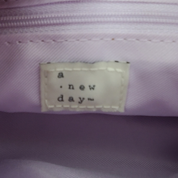 A NEW DAY Lavender Crossbody Bag Plastic Chain Mini Zipper Faux Leather - Picture 10 of 10